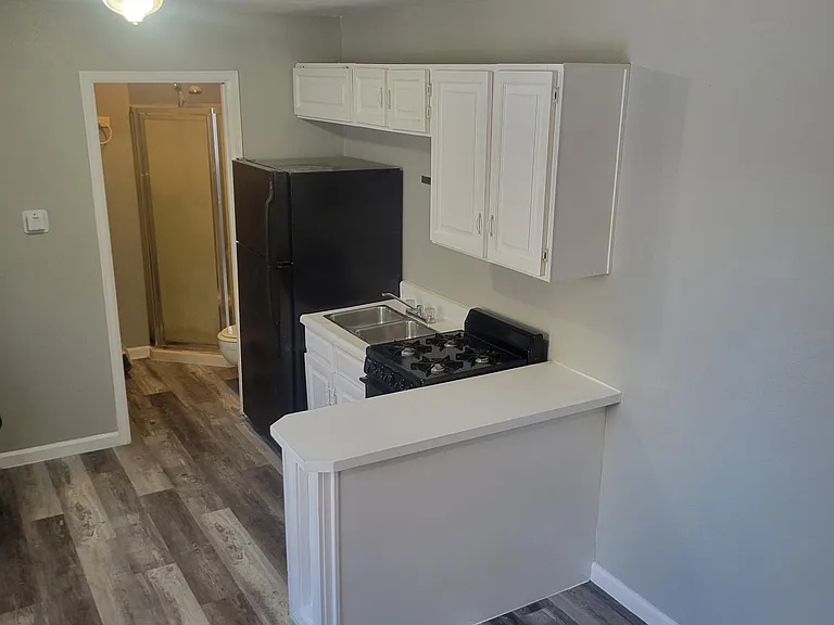 1471 N Zenobia St #C — Photo 4
