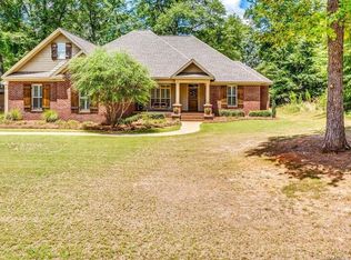250 Maplewood Dr, Wetumpka, AL 36093
