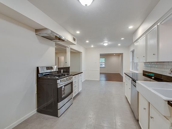 5th image of 8323 Baumgarten Dr