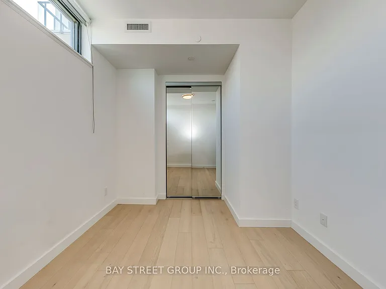 81 Wellesley St E #1907 — Photo 17