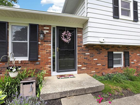 4th image of 65 Amberly Dr
