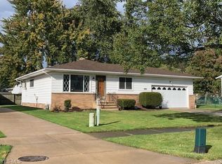 13813 Mary Ann Dr, Garfield, OH