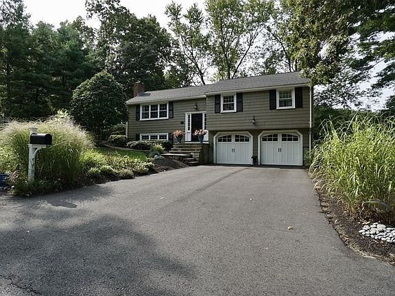 2nd image of 7 Arnold Dr