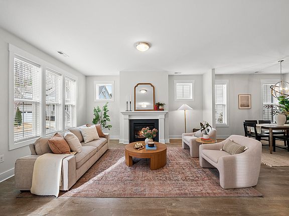3rd image of 174 Bluffwood Ave