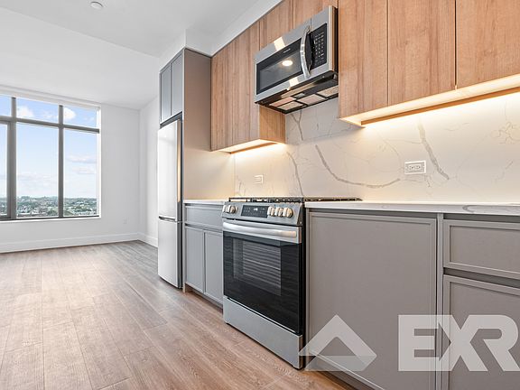 3rd image of 2230 Cropsey Ave #2103