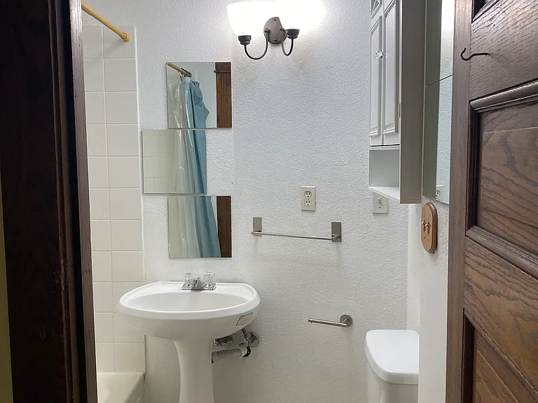 105 W 3rd Ave #MIDDLE — Photo 13