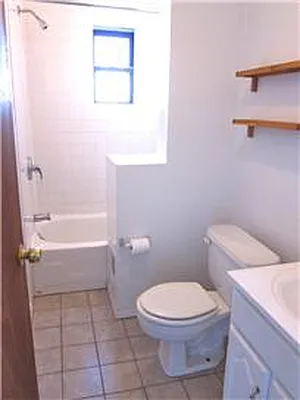 Rented by Adina Realty | media 20