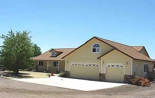 1618 E Valley Rd photo 1