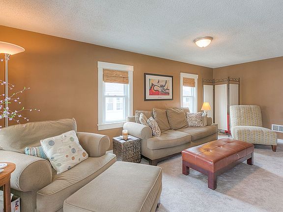 5th image of 4742 Canterbury St