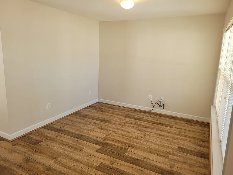 211 Provence St — Photo 8