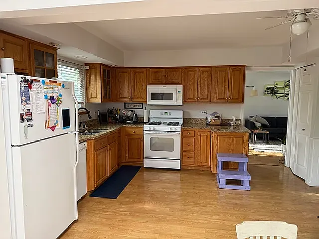325 Bingham Cir — Photo 13