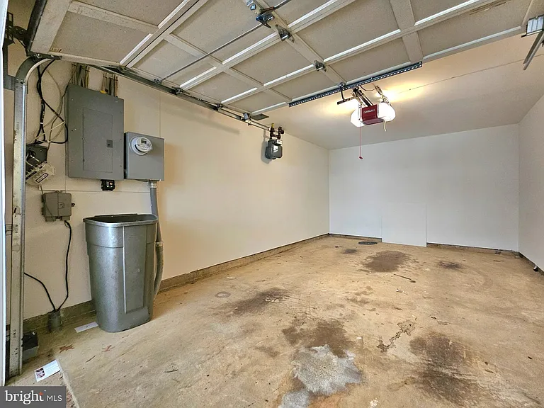 315 Hearthstone Mews — Photo 36