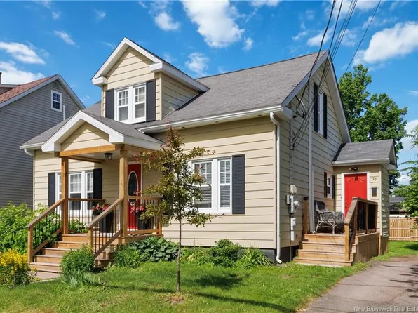 37 Jones St, Moncton, NB E1C 6J2