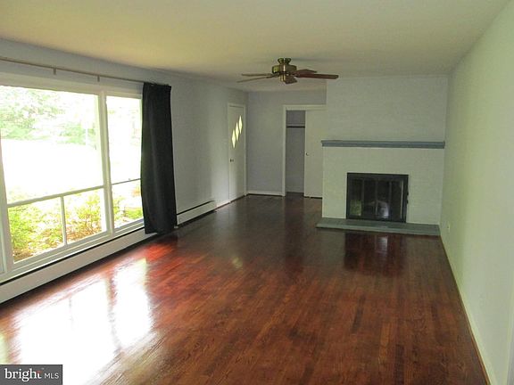 3rd image of 45 Sunset Dr
