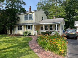 75 McGaw Ave, Lake Grove, NY 11755