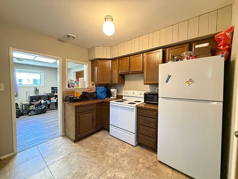 1701 Baxter Ave — Photo 11