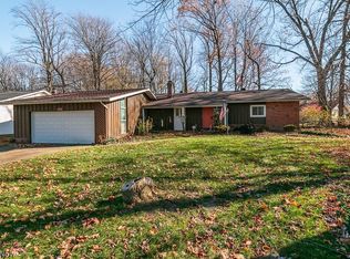 25028 Heather Ln, Richmond Heights, OH 44143