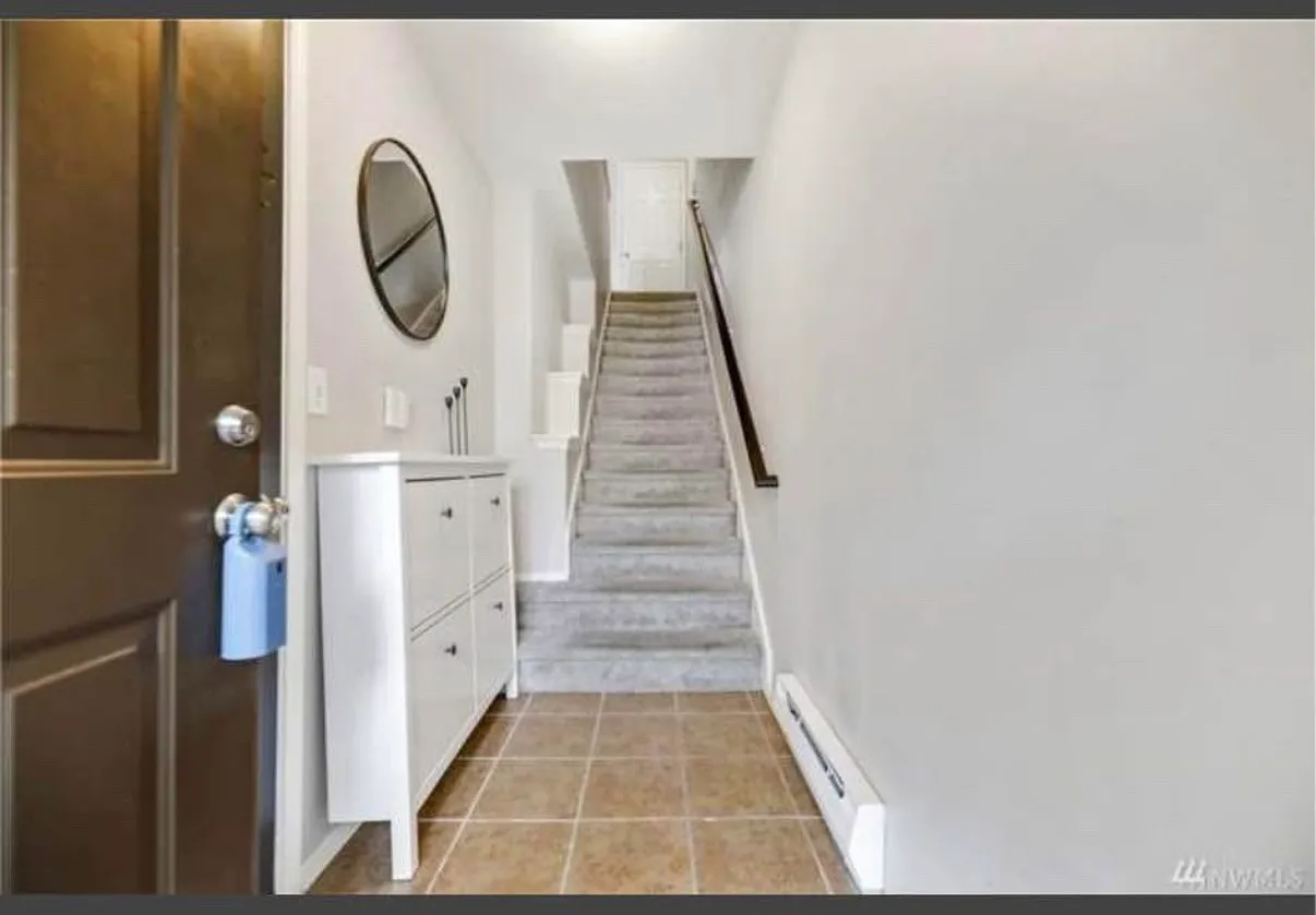 2 bed, 1035 sqft, $1,250 — Photo 2