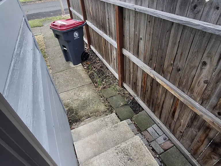 309 Marie St — Photo 7