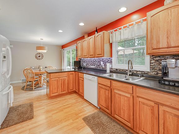 5th image of 6349 Somerset Ln
