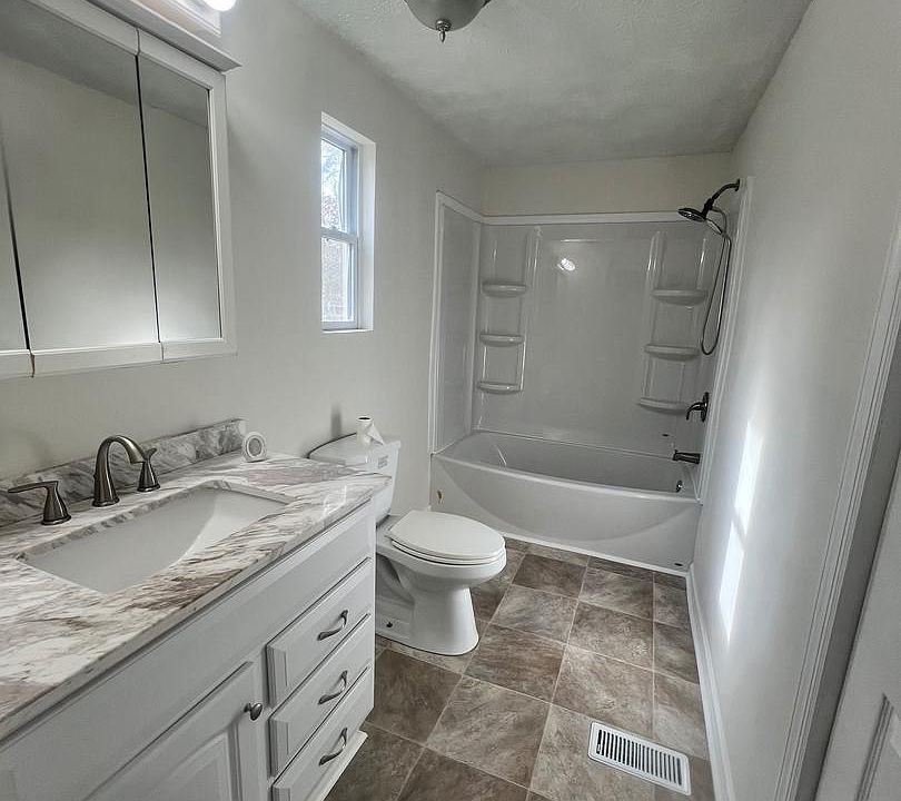 1st image of 321 Fern Rd