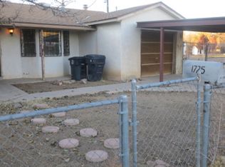 1725 Los Luceros Rd NW, Albuquerque, NM 87104