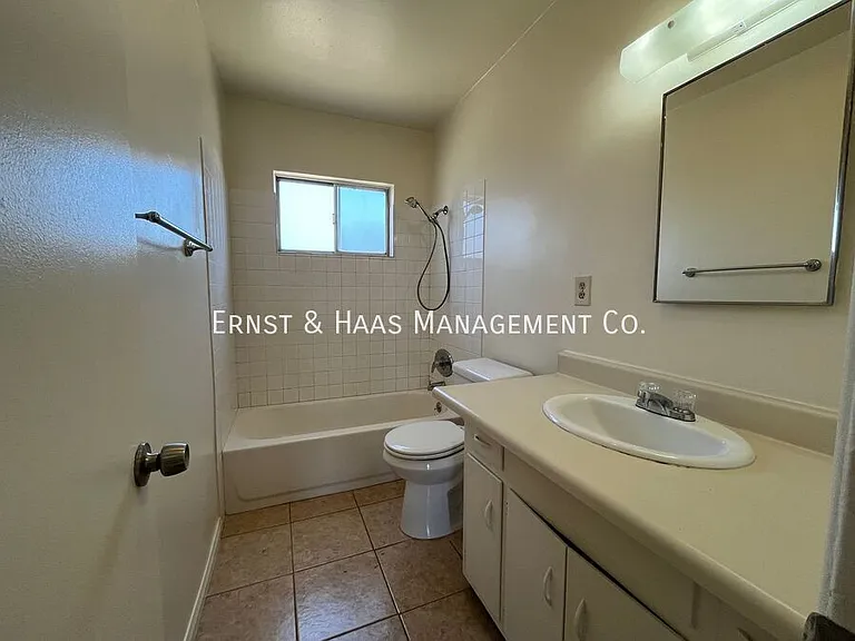 5940 Atlantic Ave #C — Photo 9