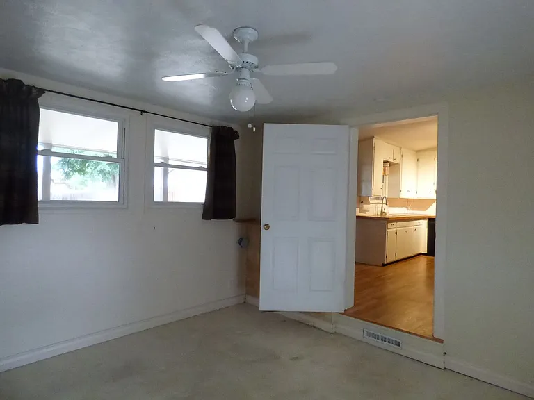 1327 Aspen St — Photo 10