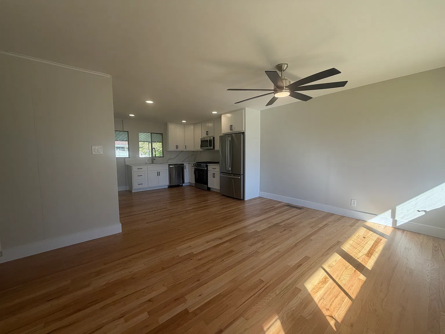 2 bed, 1077 sqft, $2,150 — Photo 4