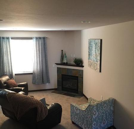 5th image of 1057 Elm Ave E