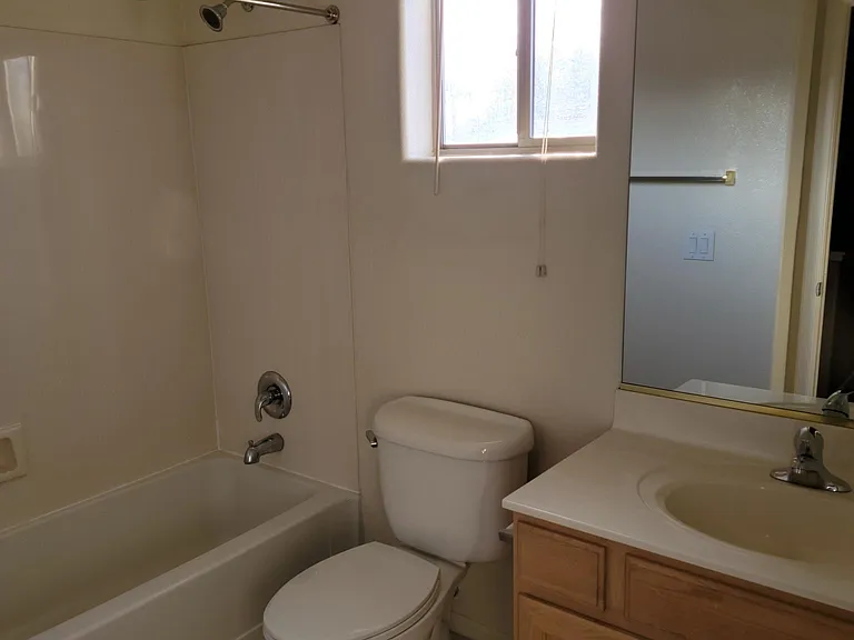 3618 E Potter Dr — Photo 20