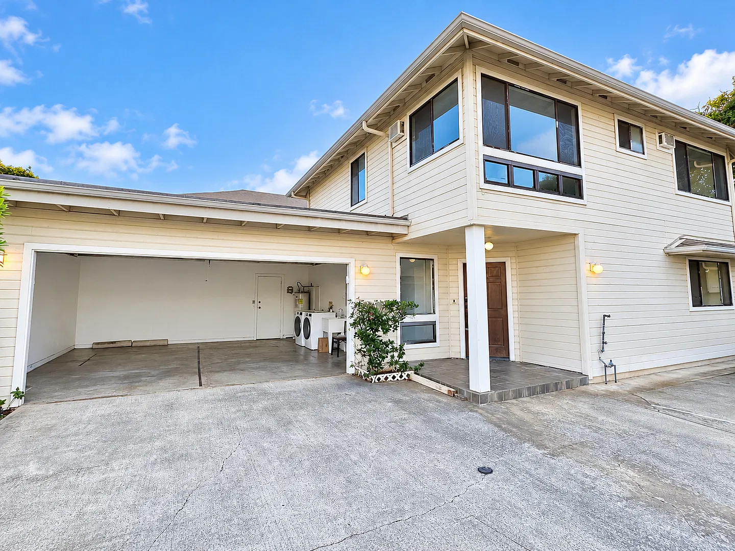 Spacious Kaimuki 3-Bedroom, 2.5-Bath Home with 2-Car Garage Rare Opportunity! — Photo 3