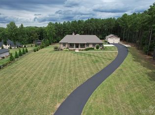 2945 S Point Rd, Belmont, NC 28012