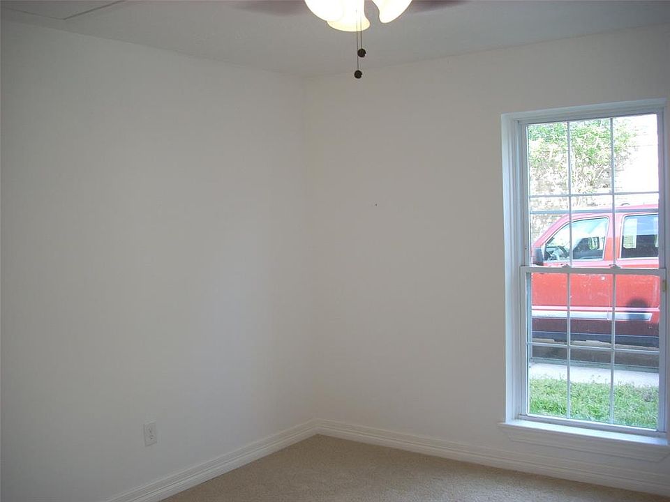 1st image of 15911 Pine Mountain Dr