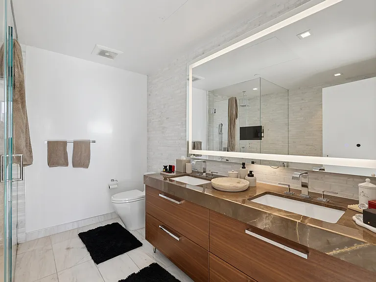 888 W East St #1504 — Photo 19