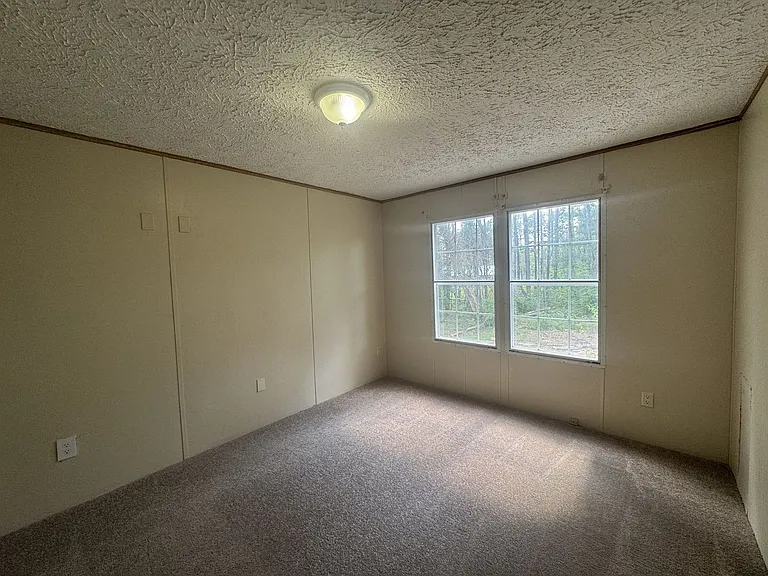1451 Columbus Rd — Photo 9