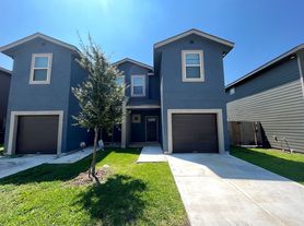 6854 Lakeview Dr, San Antonio, TX