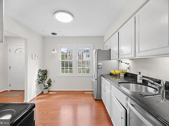 5th image of 9908 Longford Ct