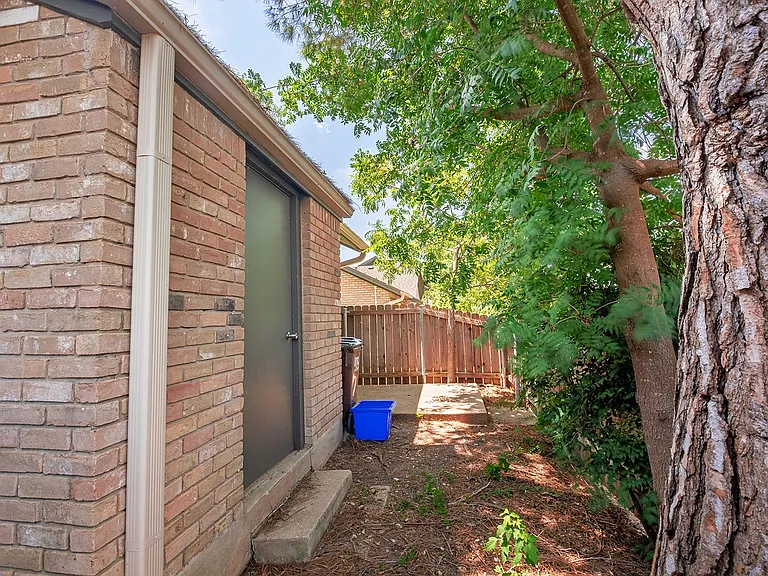 1015 E Yager Ln #147 — Photo 18