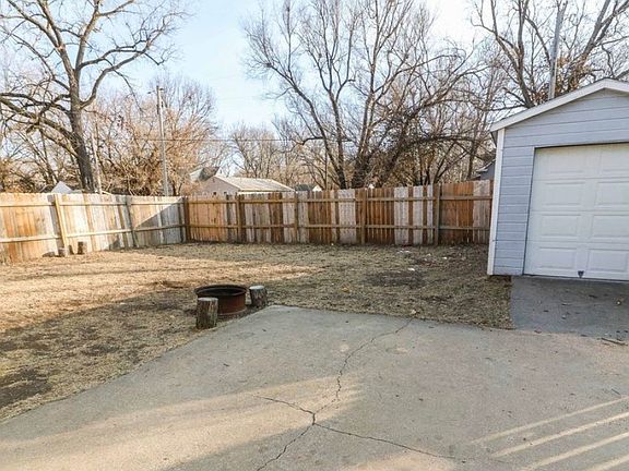 4th image of 601 Bertrand St #1