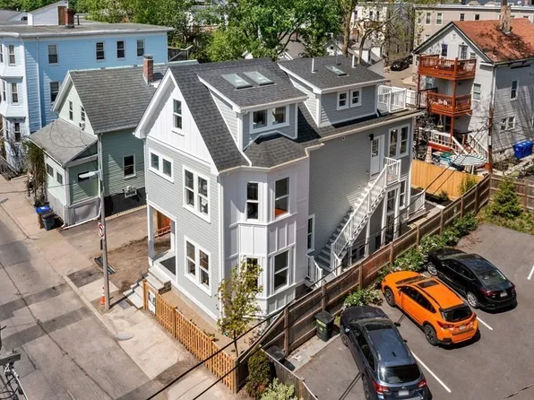 14 Porter St #14, Jamaica Plain, MA 02130