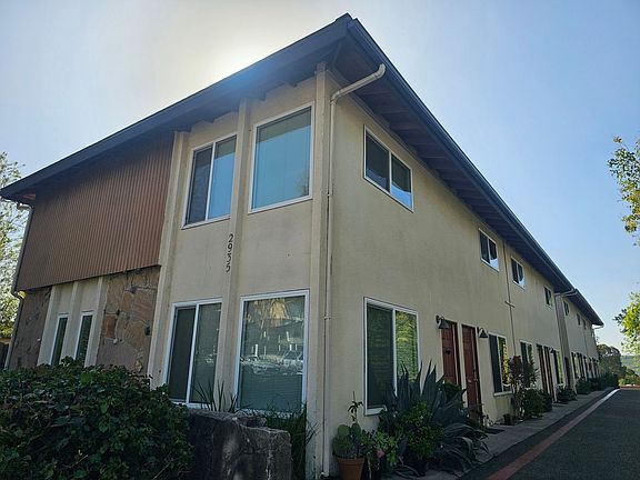 2nd image of 2935 Augusta St #25