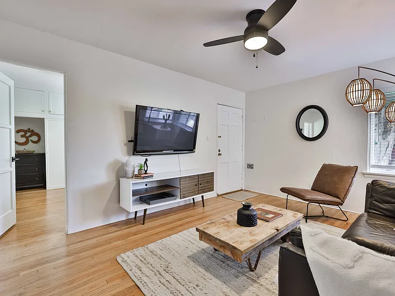 4788 W Mountain View Dr #B — Photo 5