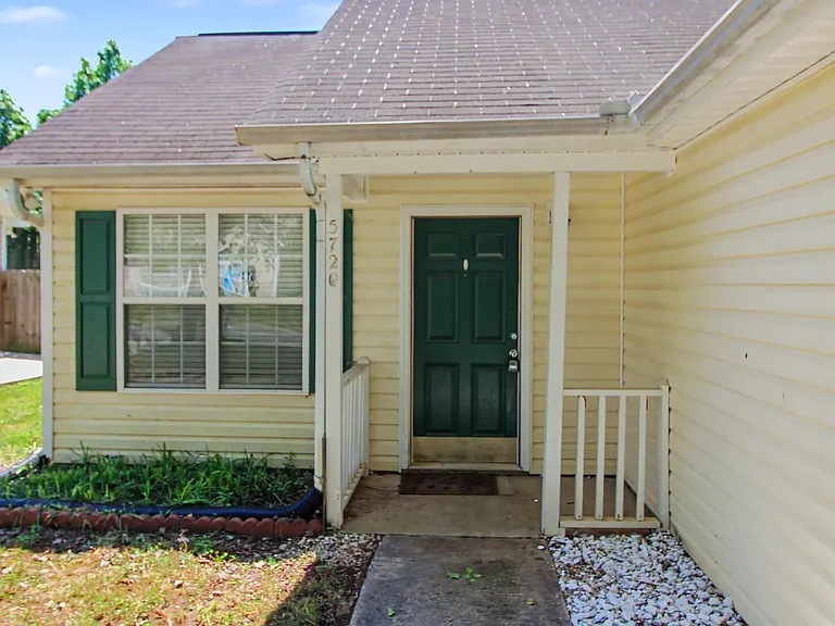 5720 Justins Forest Dr — Photo 2