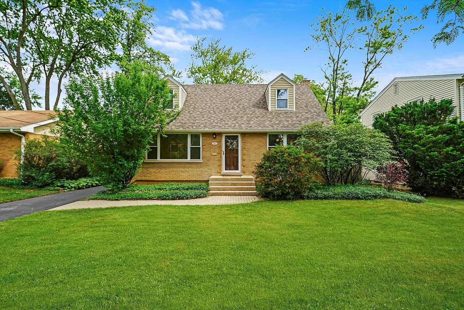 286 Oak St photo 1