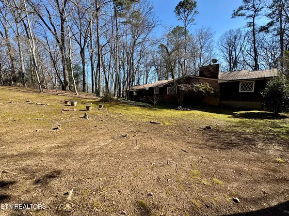 861 W Outer Dr, Oak Ridge, TN 37830