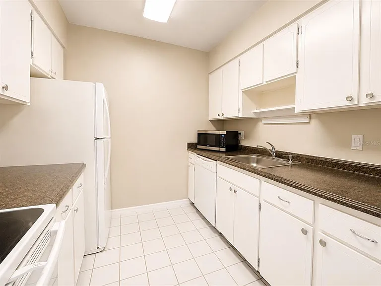 4325 Aegean Dr #202B — Photo 7