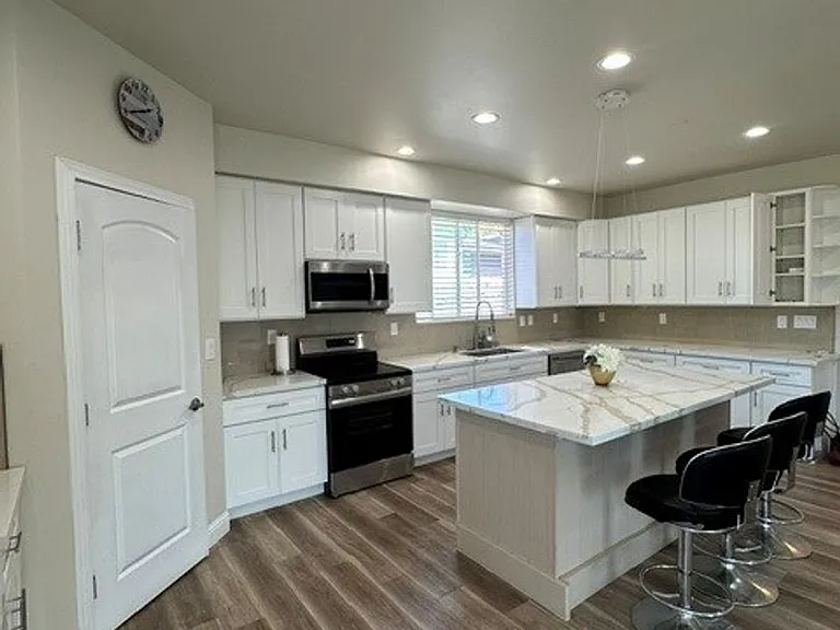 7175 Vista Ridge Dr — Photo 4