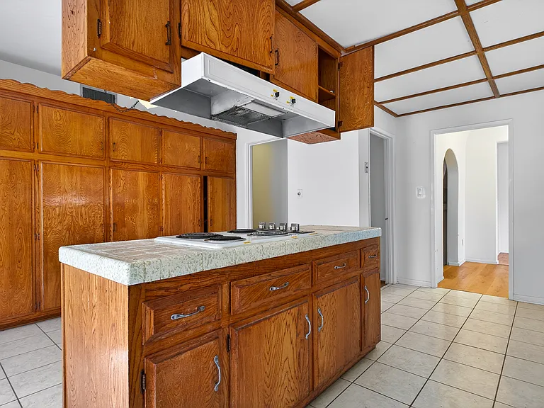 122 E Linda Vista Ave — Photo 11