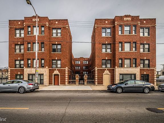 5330 W Harrison St Apartments Chicago Exterior_01